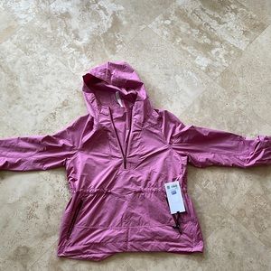Lululemon wind breaker NWT SIZE 8